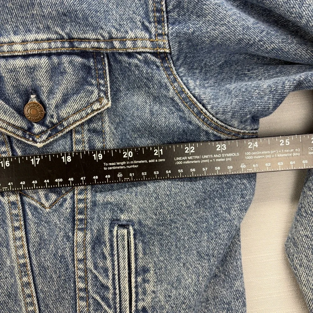 Vintage Levi's 70507 Denim Trucker Jacket USA Made Size L 23x27 Red Tab